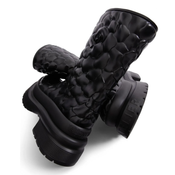 NIB $850 Valentino Atelier 03 Rose Edition Water Resistant Rain Boot in size 40! - Picture 6 of 6